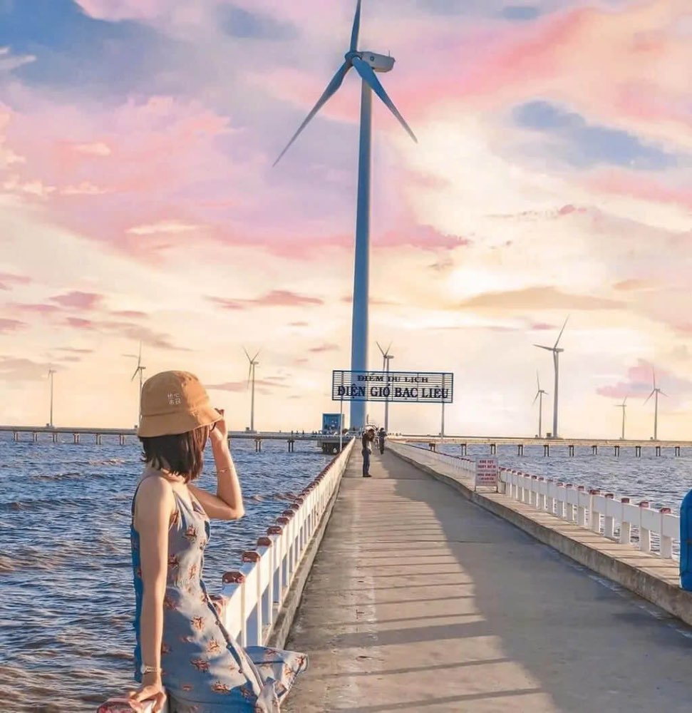 Cánh đồng điện gió Bạc Liêu là nơi thu hút rất nhiều tín đồ du lịch