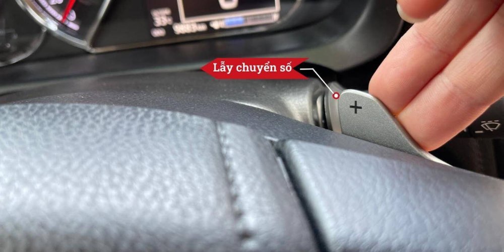 Lẫy chuyển số hoạt động theo cơ chế bán tự động