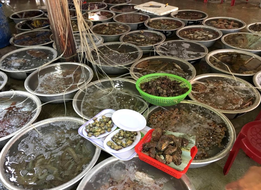 Chợ Tân Hiệp chuyên bán các loại hải sản tươi và khô