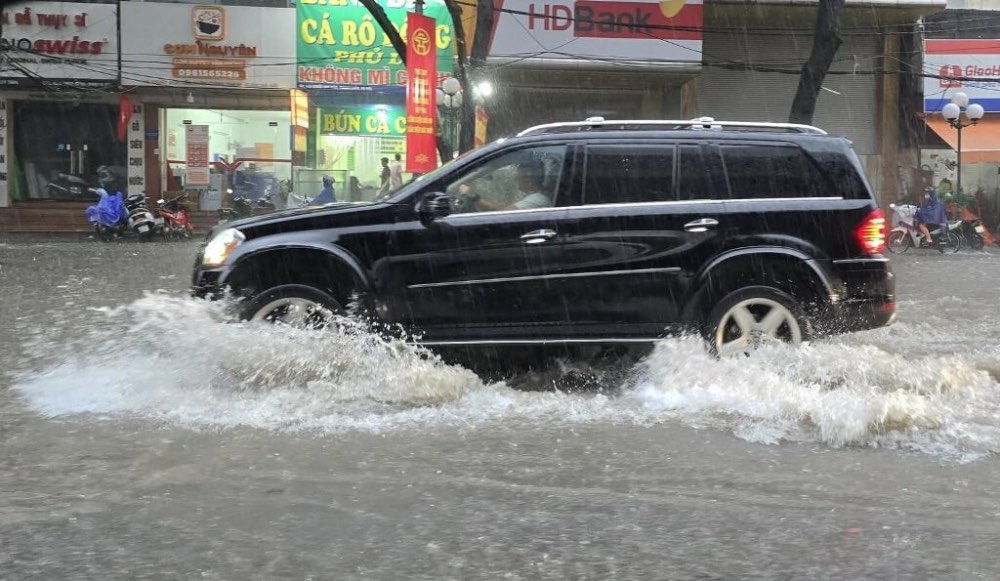 Lưu ý khi sử dụng xe ô tô trong mùa mưa để tránh hư hỏng