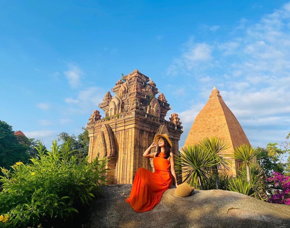 Tháp bà Ponagar còn giữ nguyên nền văn hóa Chăm-pa