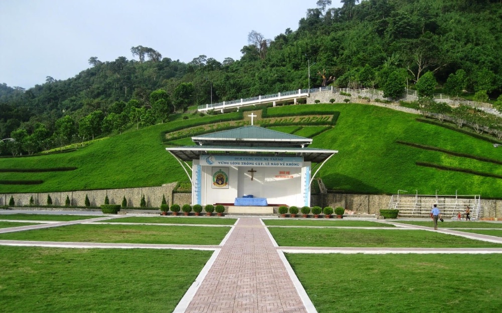 Từ Sài Gòn về Đức Mẹ Tà Pao mất khoảng 4 tiếng