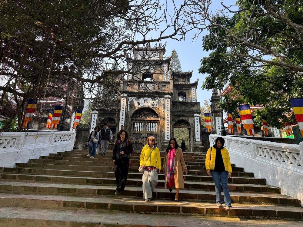 Nhu cầu thuê xe đi chùa Hương tăng cao