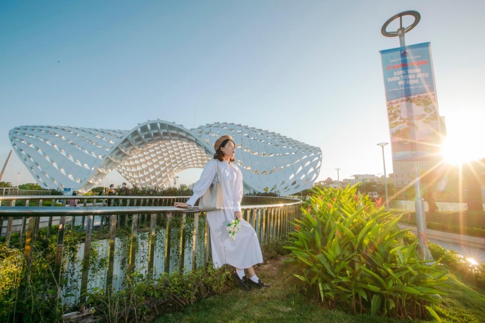 Công viên APEC là địa điểm hẹn hò của nhiều bạn trẻ