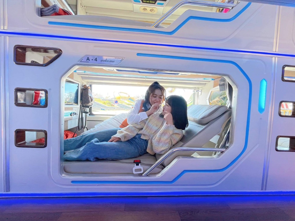 Amazing Limousine có xe giường đôi sang xịn