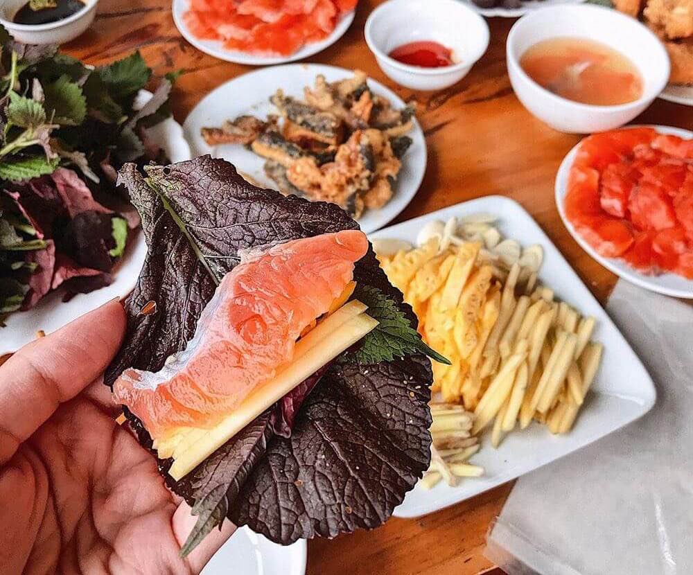 Một nồi lẩu cá hồi trong cái lạnh của Mộc Châu là trải nghiệm đáng thử