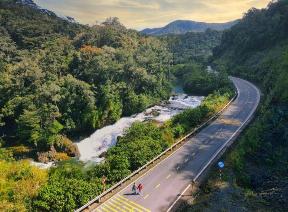 Từ Nha Trang lên Đà Lạt khoảng 130km
