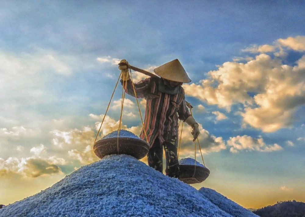 Ruộng muối Sa Huỳnh đẹp đến vô thực