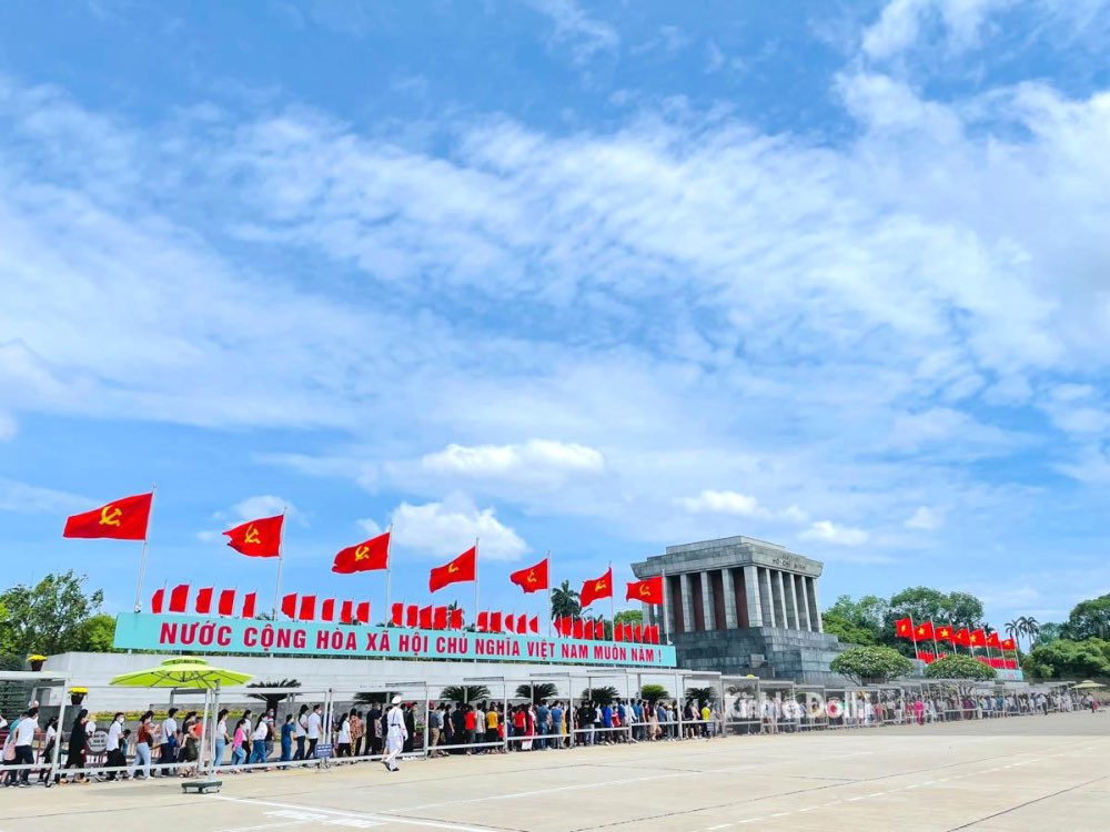 30/4 và 1/5 là 2 ngày người lao động được nghỉ và hưởng nguyên lương