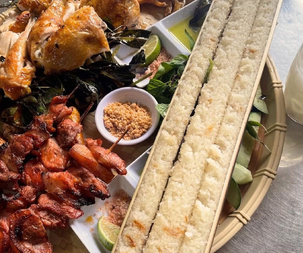 Cơm lam là món đặc sản đặc trưng của vùng Tây Nguyên