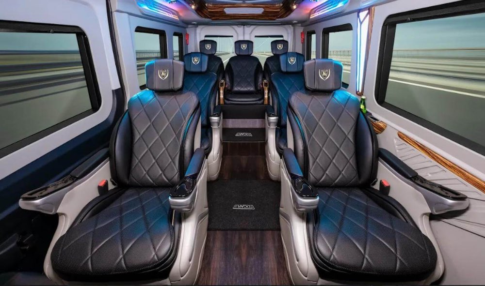 Những lợi ích khi thuê xe limousine 9 chỗ 