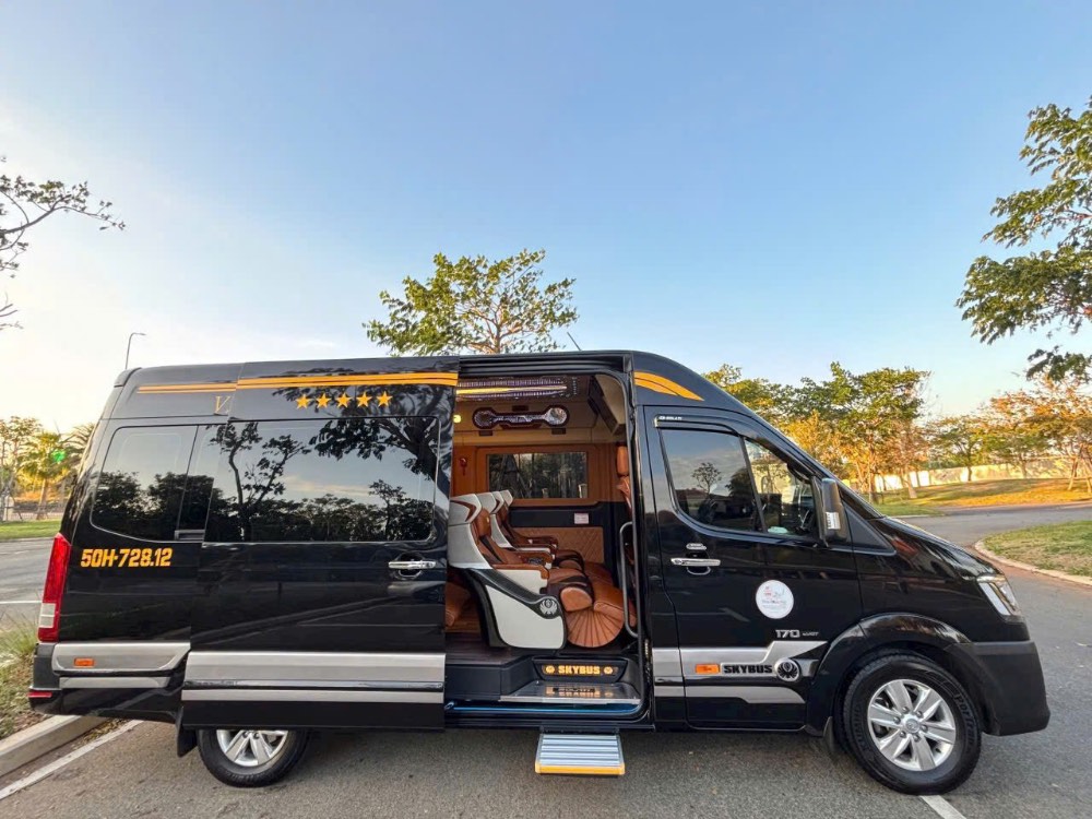 Các dịch vụ thuê xe limousine 9 chỗ phổ biến